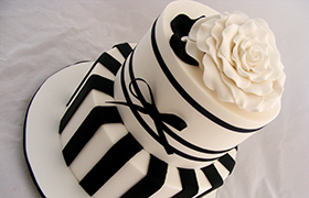 Black-and-White-Strip-Wedding-Cake2.jpg