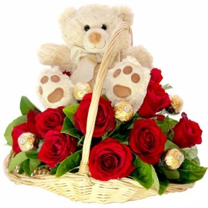 Mix Gift Hamper of Roses Chocolates n Teddy